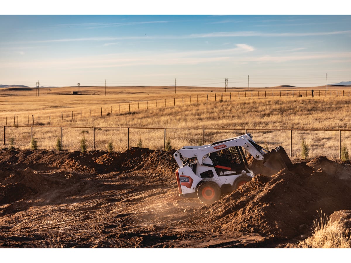 Bob Cat S770 Skid-Steer Loader