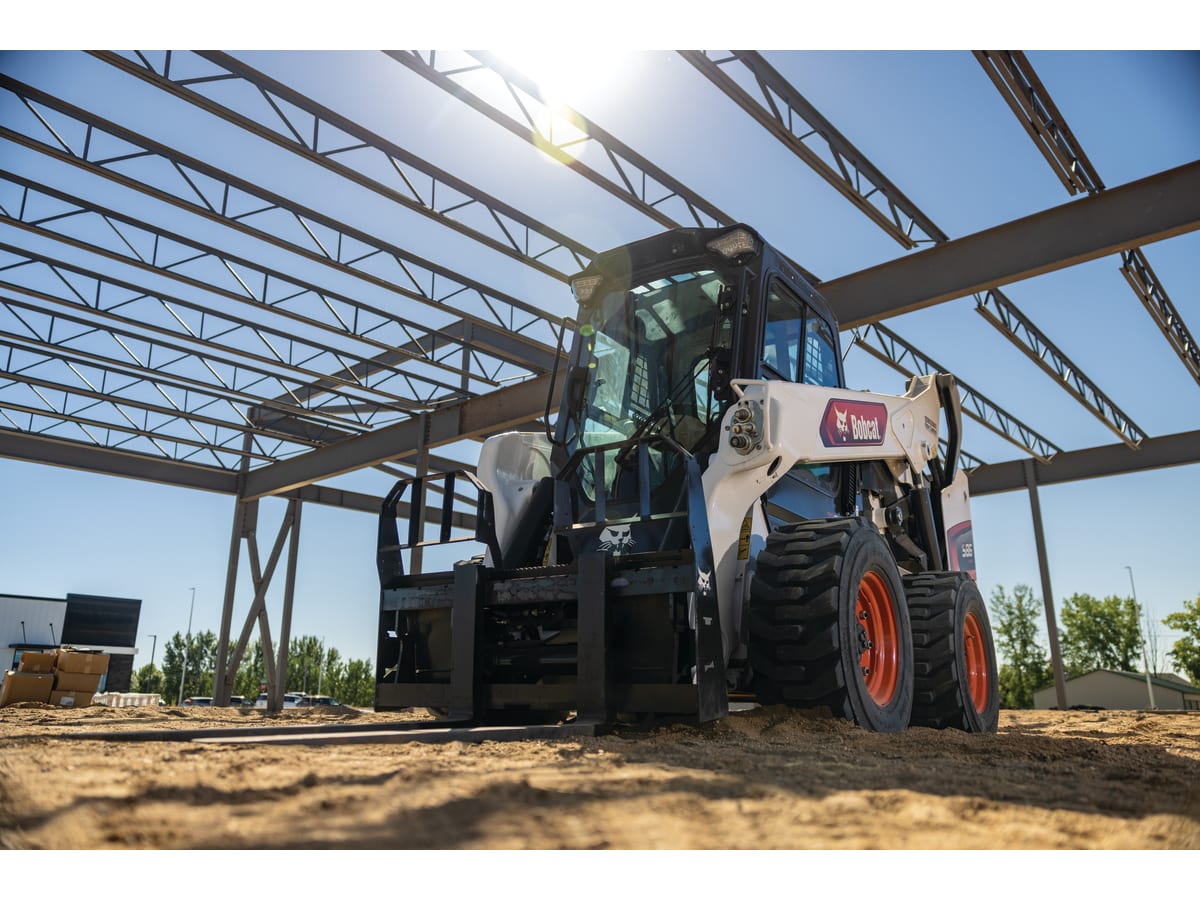 Bob Cat S86 Skid-Steer Loader