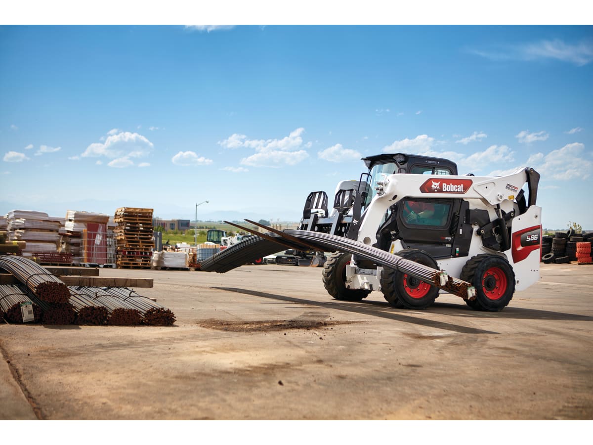 Bob Cat S86 Skid-Steer Loader