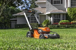Husqvarna Lawn Xpert LE-322R (battery and charger included)