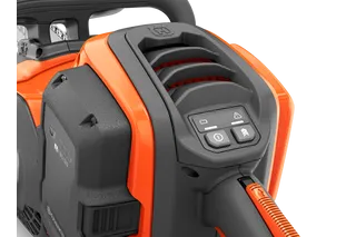 Husqvarna Power Axe 350i Chainsaw (battery and charger included)