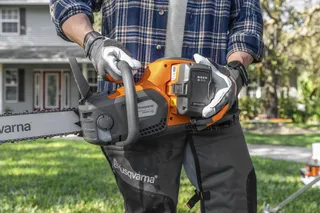 Husqvarna Power Axe 350i Chainsaw (battery and charger included)