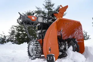 Husqvarna ST 224 Snow Blower
