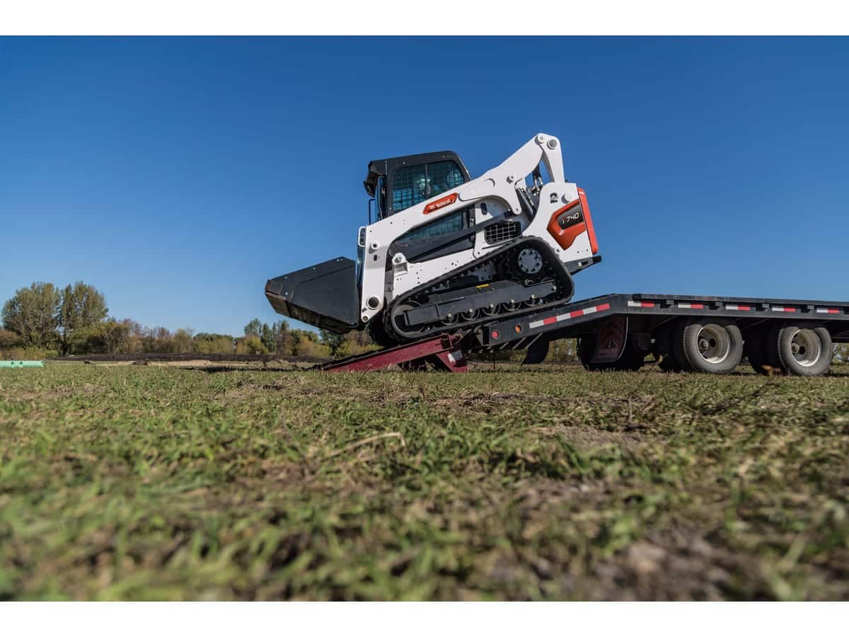 Bob Cat T740 Compact Track Loader