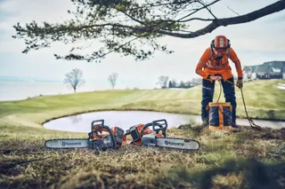 Husqvarna T542i XP® Battery treecare chainsaw