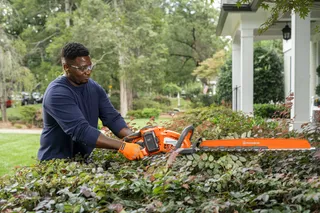 Husqvarna Hedge Master 320iHD60 (battery and charger included)